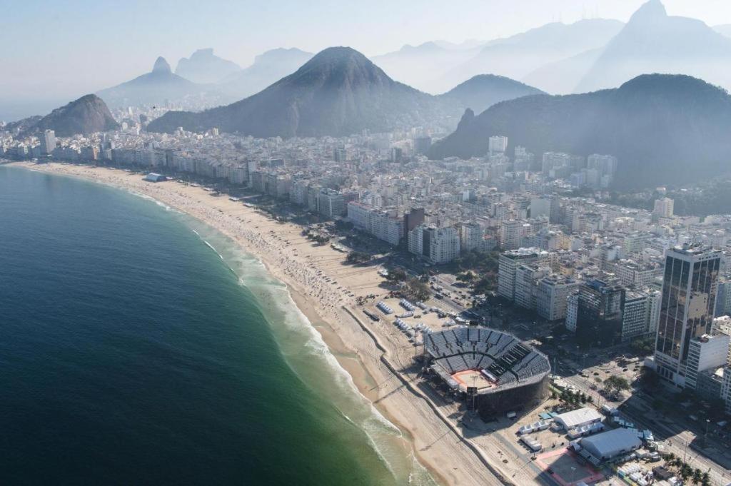 Completo Na De Copacabana , Claro E Silencioso, Com Ar, Wifi, Netflix, Ate 3 Pessoas, Pauloangerami Br502 Apartamento Rio de Janeiro