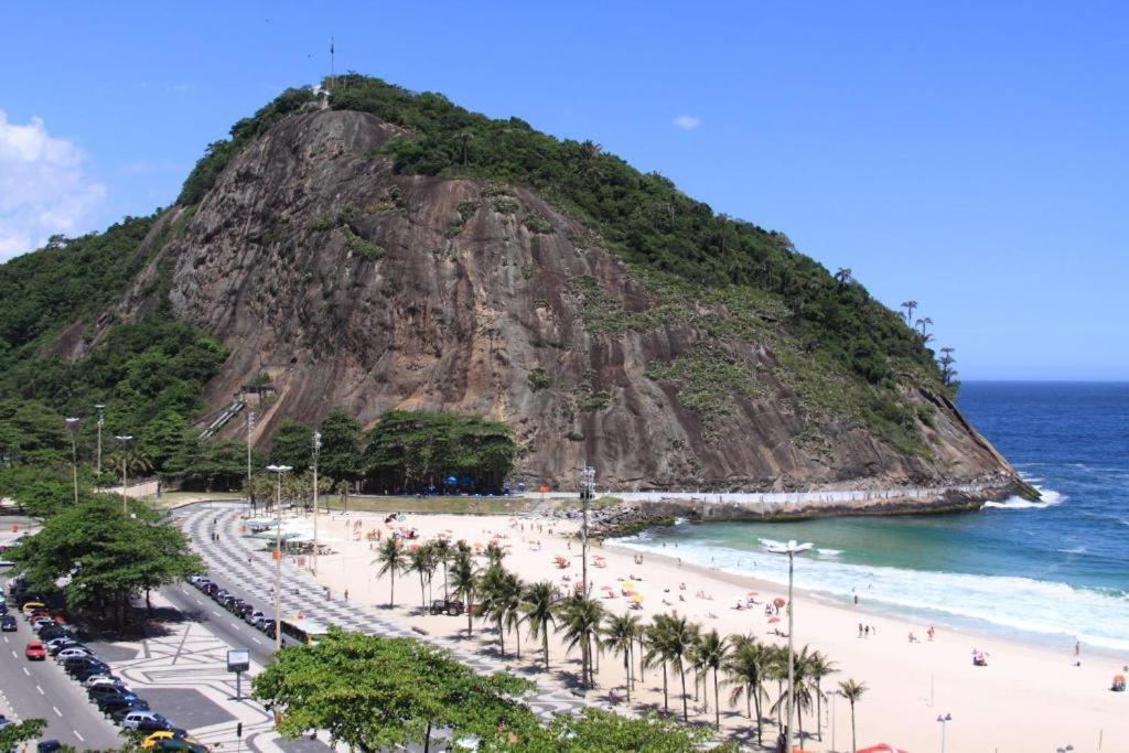 Completo Na De Copacabana , Claro E Silencioso, Com Ar, Wifi, Netflix, Ate 3 Pessoas, Pauloangerami Br502 Rio de Janeiro