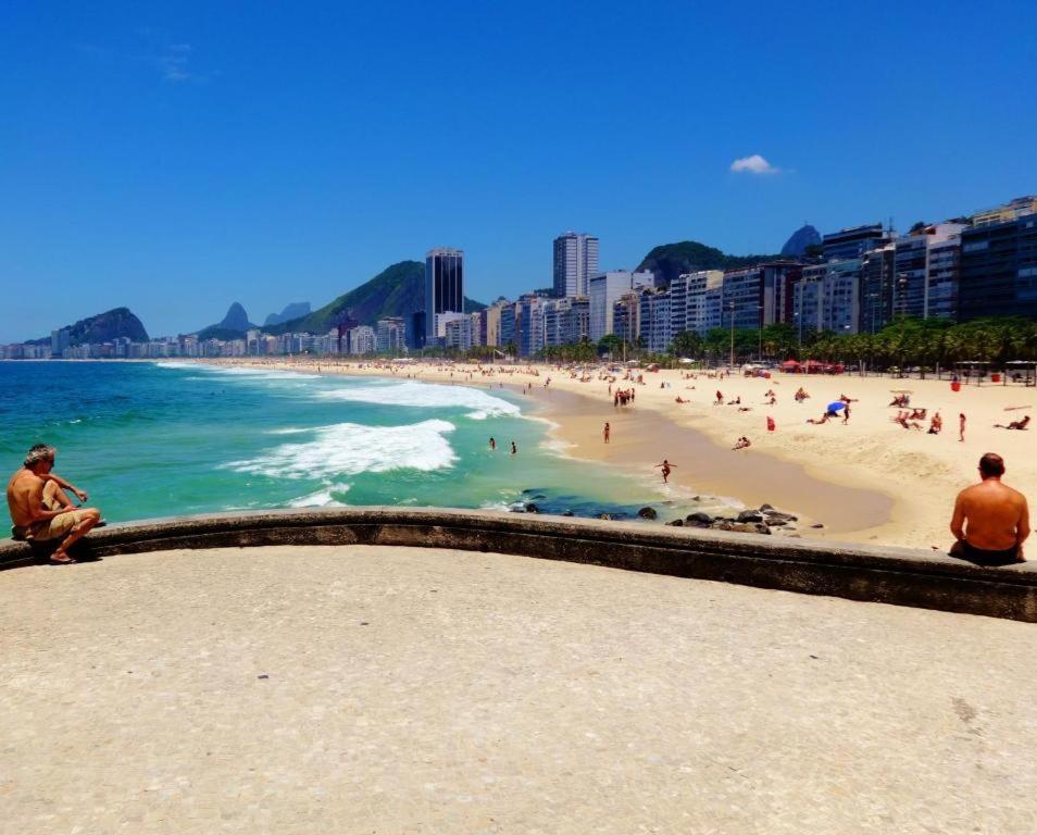 Apartamento Completo Na De Copacabana , Claro E Silencioso, Com Ar, Wifi, Netflix, Ate 3 Pessoas, Pauloangerami Br502