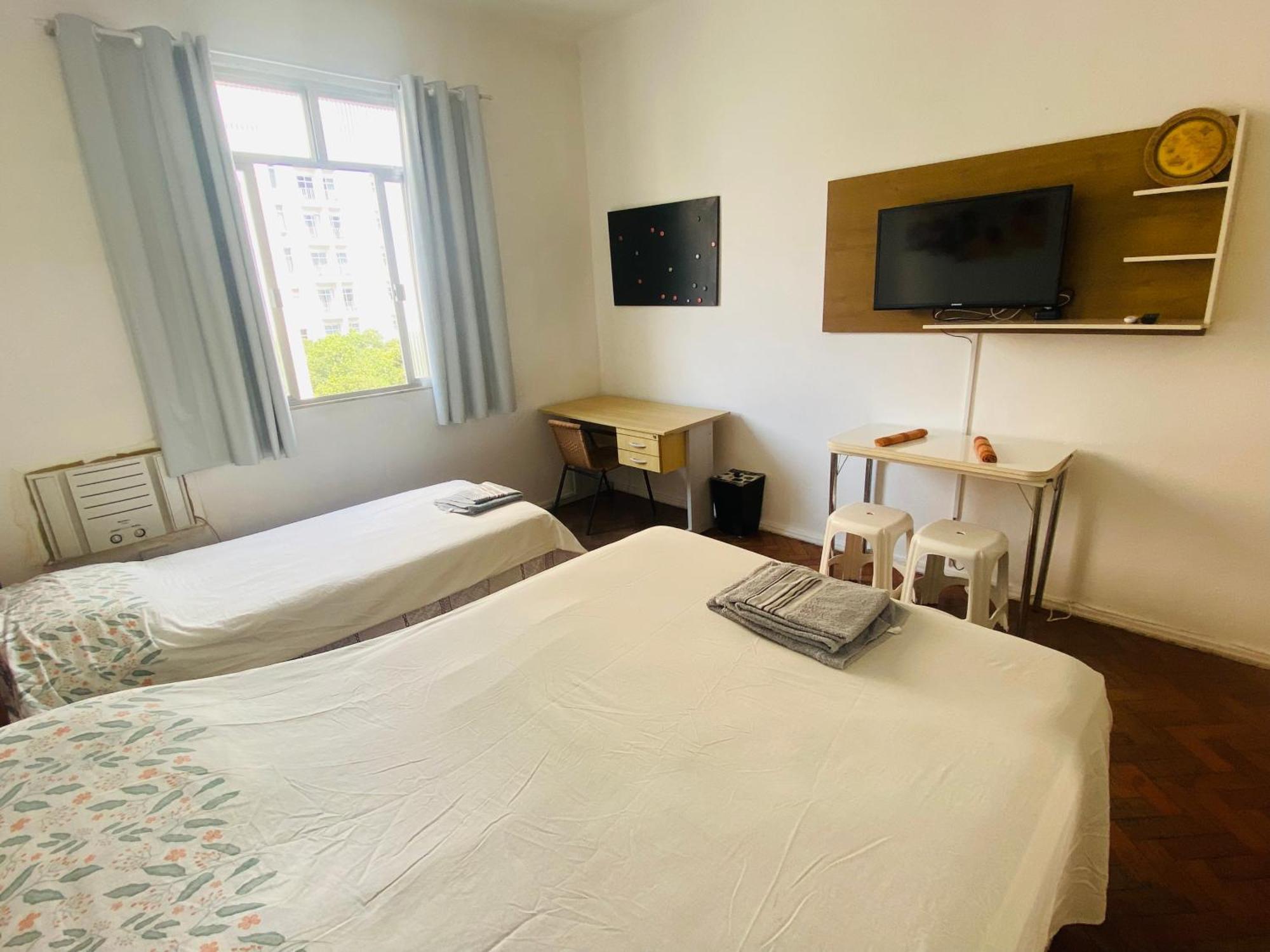 Completo Na De Copacabana , Claro E Silencioso, Com Ar, Wifi, Netflix, Ate 3 Pessoas, Pauloangerami Br502 Apartamento *