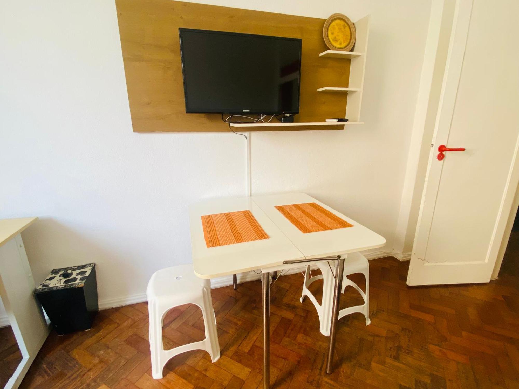 Apartamento Completo Na De Copacabana , Claro E Silencioso, Com Ar, Wifi, Netflix, Ate 3 Pessoas, Pauloangerami Br502 *
