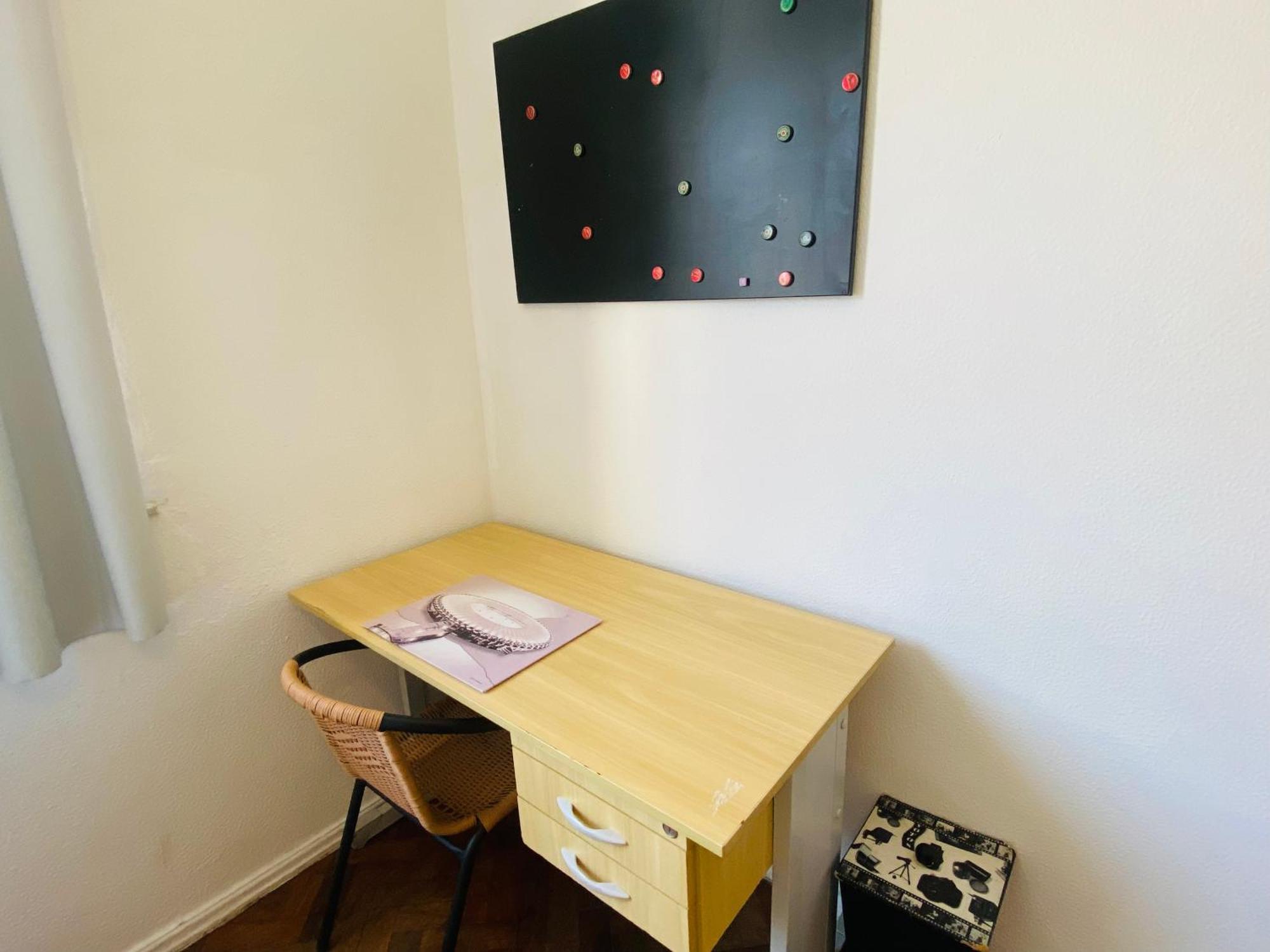 Completo Na De Copacabana , Claro E Silencioso, Com Ar, Wifi, Netflix, Ate 3 Pessoas, Pauloangerami Br502 Rio de Janeiro