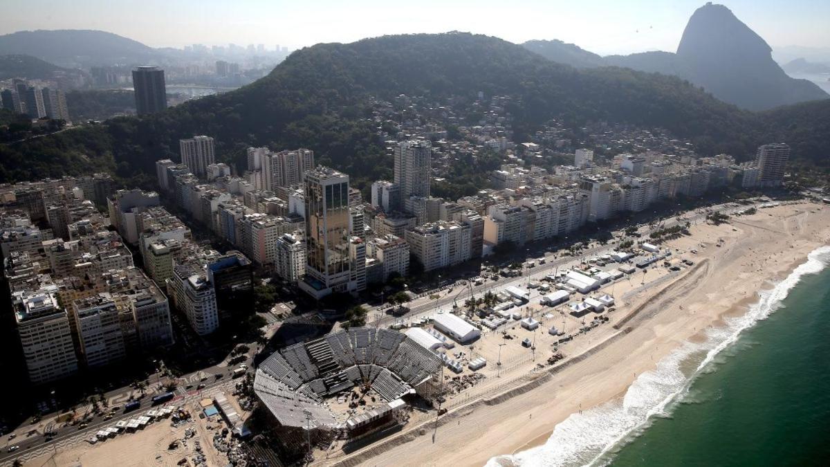 Completo Na De Copacabana , Claro E Silencioso, Com Ar, Wifi, Netflix, Ate 3 Pessoas, Pauloangerami Br502